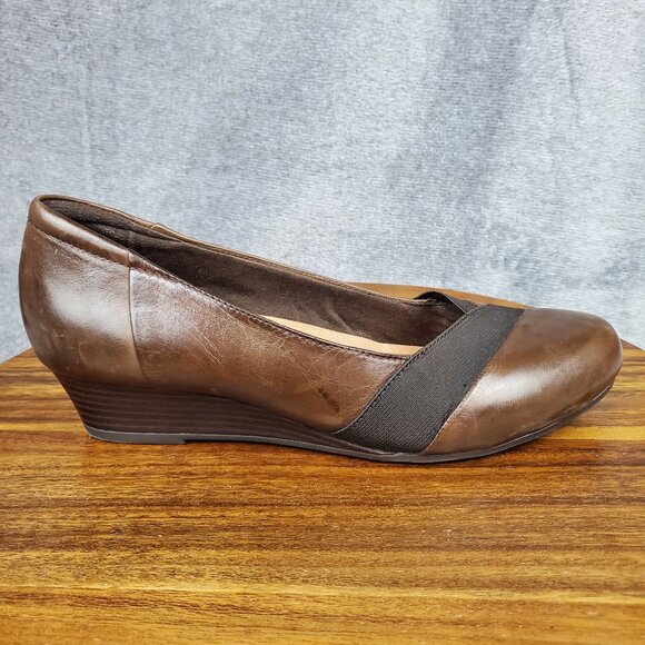 Earth Shoes Women's 10 B Brown Leather Career Slip On Pumps Wedge Heels - Picture 1 of 9